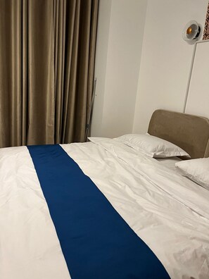 1 habitación, tabla de planchar con plancha, wifi y ropa de cama 