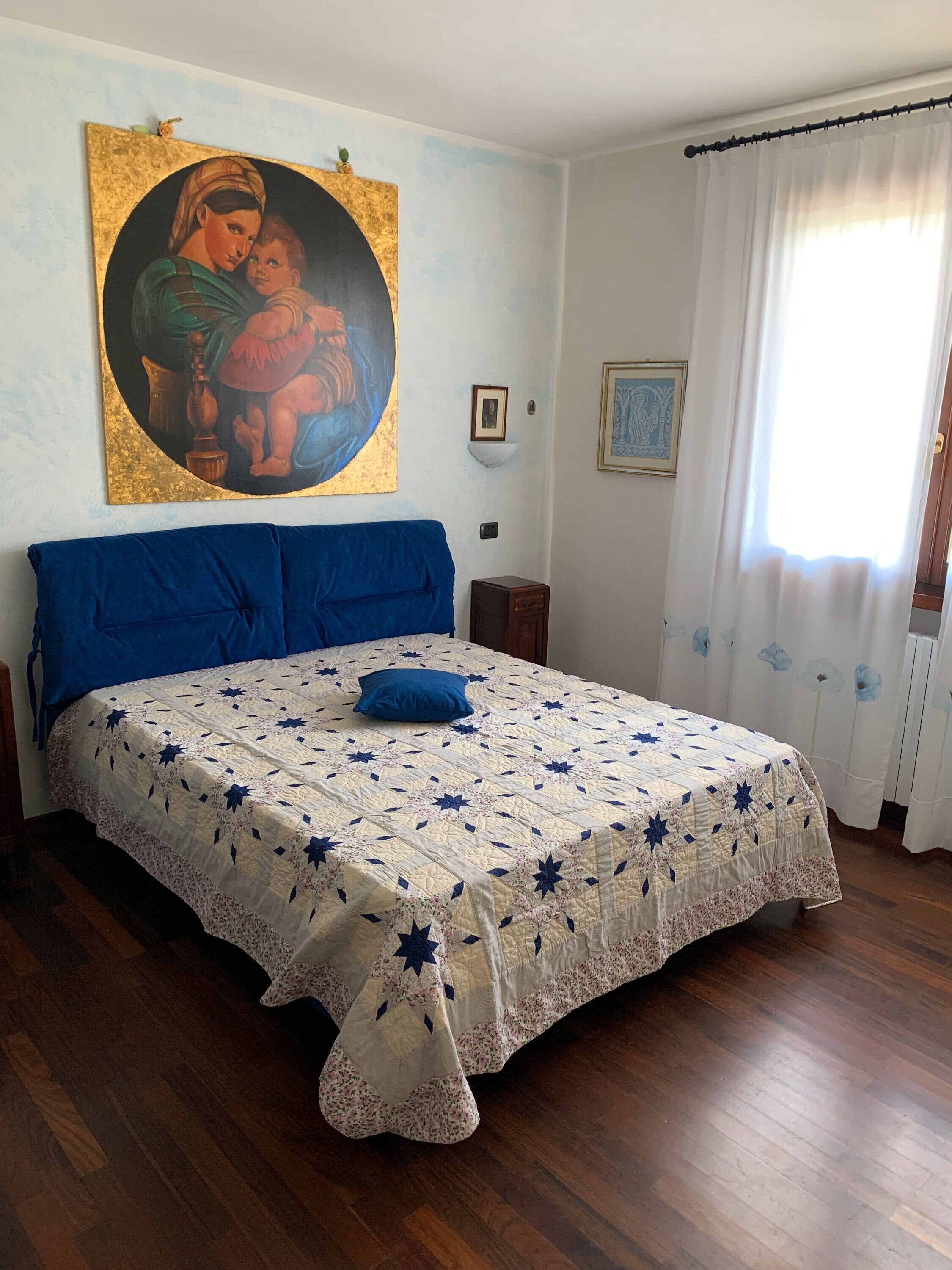 2 makuuhuonetta, silitysrauta/-lauta, ilmainen Wi-Fi, vuodevaatteet