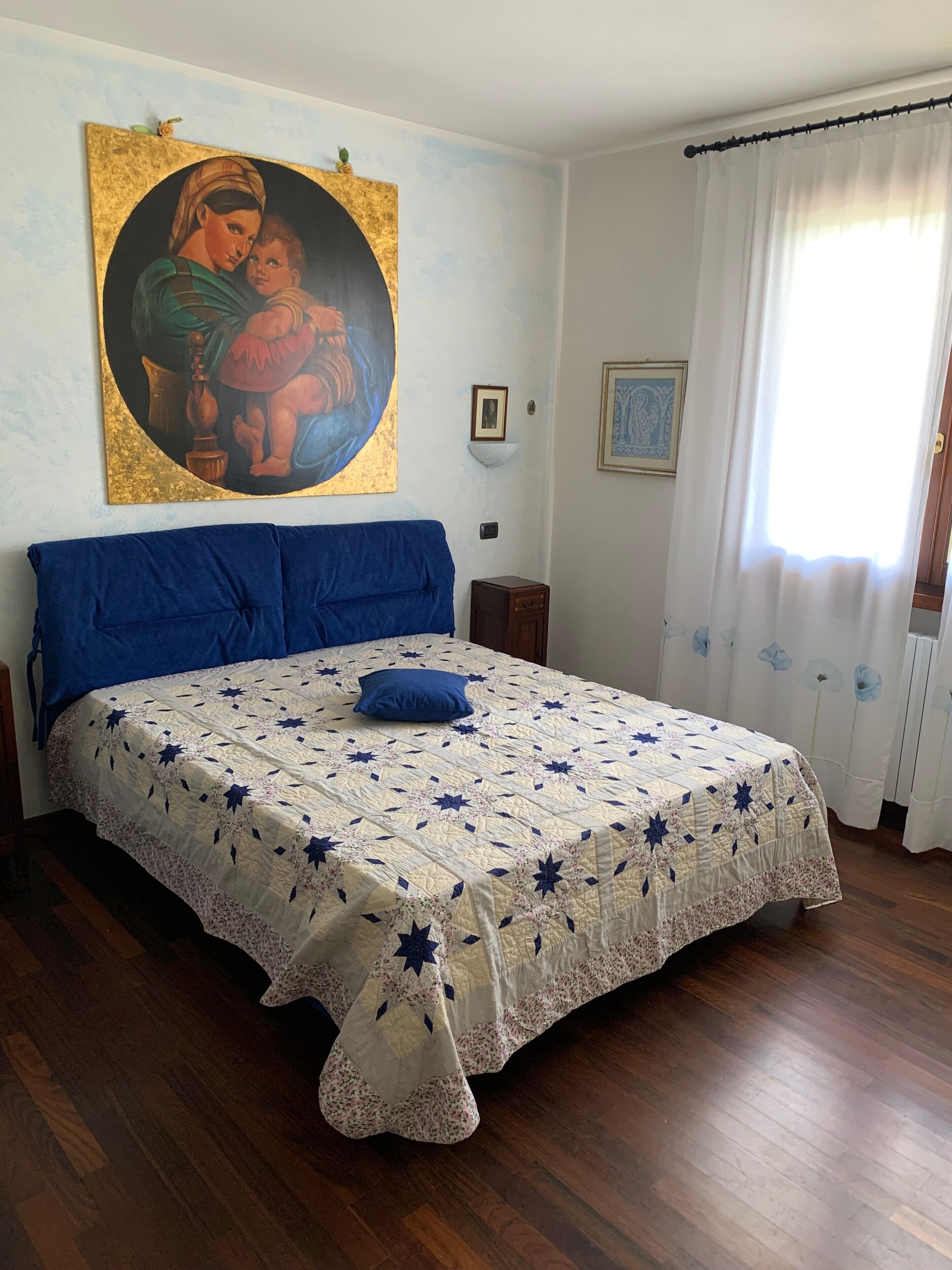 2 makuuhuonetta, silitysrauta/-lauta, ilmainen Wi-Fi, vuodevaatteet