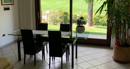 Villa 'Casa Di Eli E Matte' avec vue sur les montagnes, jardin privé et Wi-Fi