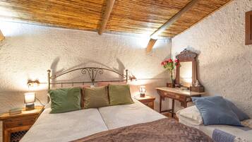 4 quartos, Wi-Fi de cortesia, roupa de cama