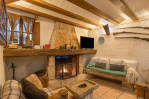 Fernseher, Kamin