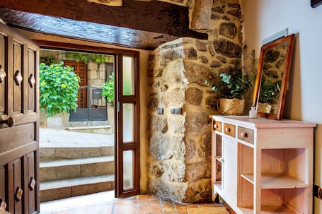 Interior. Country House 'Cuesta Del Reloj' with Pool and Views in Sierra de Gredos