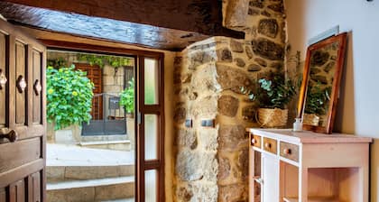 Country House 'Cuesta Del Reloj' with Mountain View, Wi-Fi and Air Conditioning