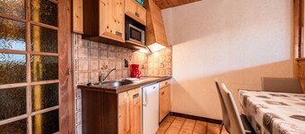 Studio 'L'Ourson - 4 People with Mountain View, Balcony and Wi-Fi