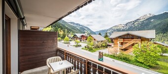 Studio Apartment 'Le Garolou - 4 Pers' with Mountain View, Balcony and Wi-Fi