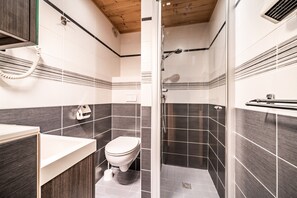 Shower, towels
