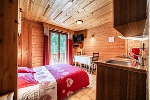 1 makuuhuone, ilmainen Wi-Fi, vuodevaatteet