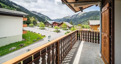 Appartement 'La Flèche D'Argent - 6 Pers' mit Bergblick, Balkon und WLAN