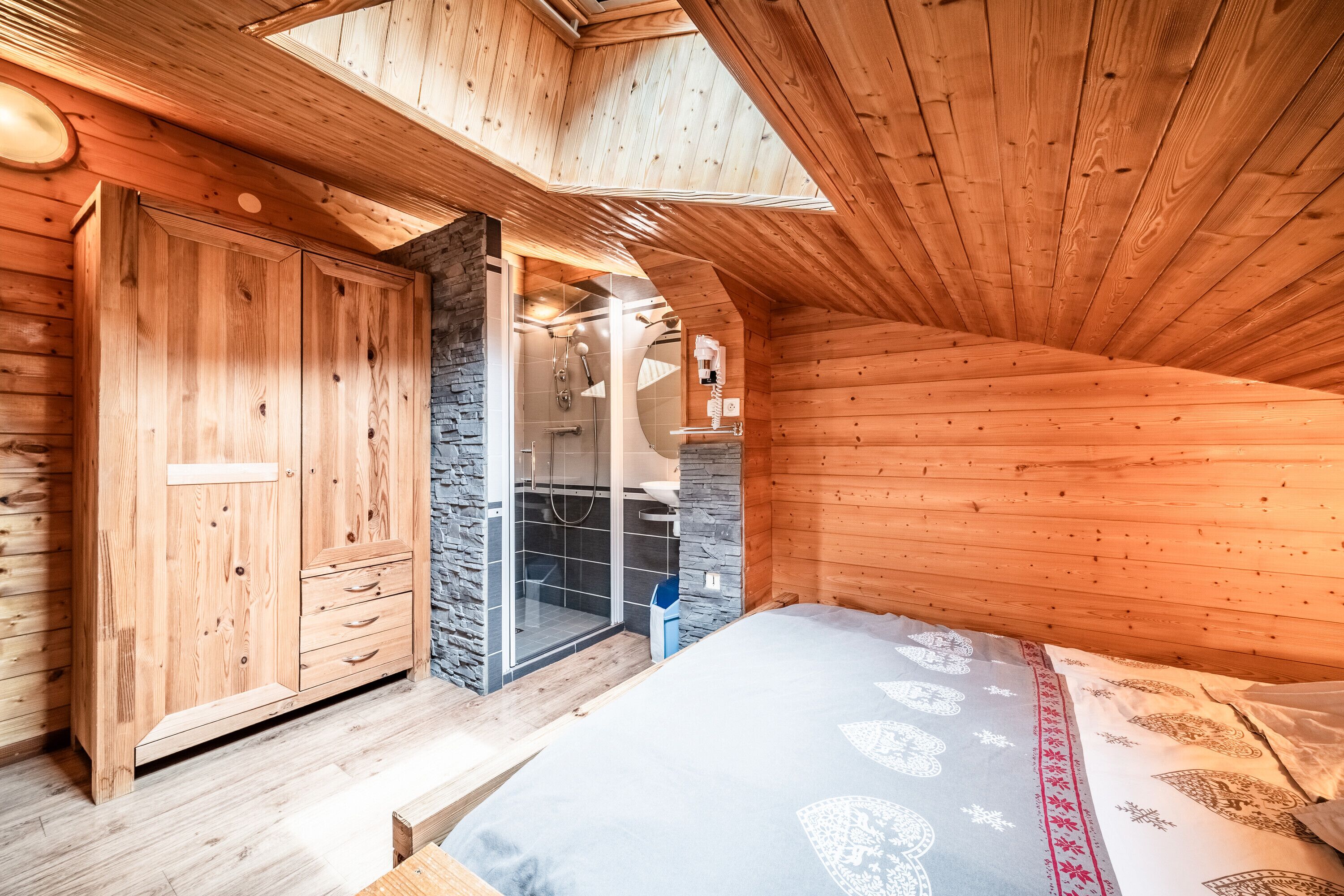 2 chambres, Wi-Fi gratuit, draps fournis