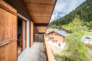 Exterior detail - Apartment 'Le Chamois De Bronze - 6 People' with Mountain View, Balcony and Wi-Fi (Châtel)