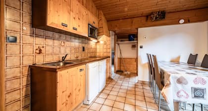 Appartement 'Le Chamois De Bronze - 6 Pers' avec vue sur les montagnes, balcon et Wi-Fi