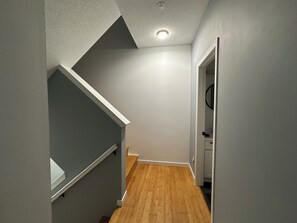 Interior - Charming 3-bedroom townhome in delightful Plymouth with WiFi, AC (Plymouth)