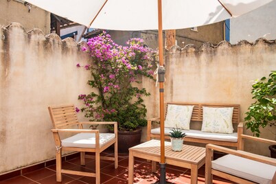 Holiday Home 'El Cabildo' with Private Patio and Wi-Fi