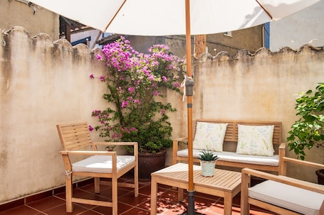 Terrace/patio. Holiday Home 'El Cabildo' with Patio and Fireplace in Sierra de Gredos