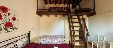 1 bedroom, desk, travel cot, WiFi