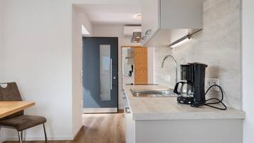 Kühlschrank, Herdplatte, Geschirrspüler