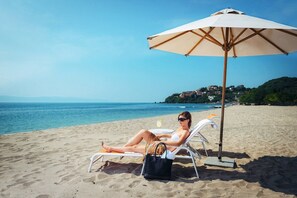 Beach - Spectacular Ocean Views, Spacious 5-bedroom Villa in La Crux de Huanacactle (La crux de huanacactle)