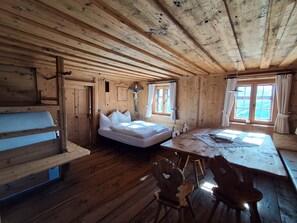 2 bedrooms, iron/ironing board, free WiFi, bed sheets - Apartment 'Peintner' with Mountain View, Shared Terrace and Wi-Fi (Percha BZ)