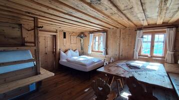 2 chambres, fer et planche Ă repasser, Wi-Fi gratuit, draps fournis