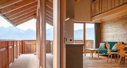 Apartment 'Peintnerhof Gasteig' with Mountain View, Shared Terrace and Wi-Fi