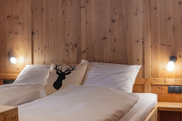 2 bedrooms, iron/ironing board, free WiFi, bed sheets - Apartment 'Peunt' with Mountain View, Shared Terrace and Wi-Fi (Percha BZ)