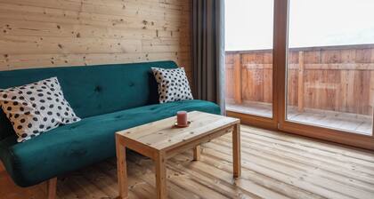 Apartment 'Peunt' with Mountain View, Shared Terrace and Wi-Fi