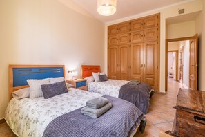 3 camere, ferro/asse da stiro, Wi-Fi gratuito, lenzuola