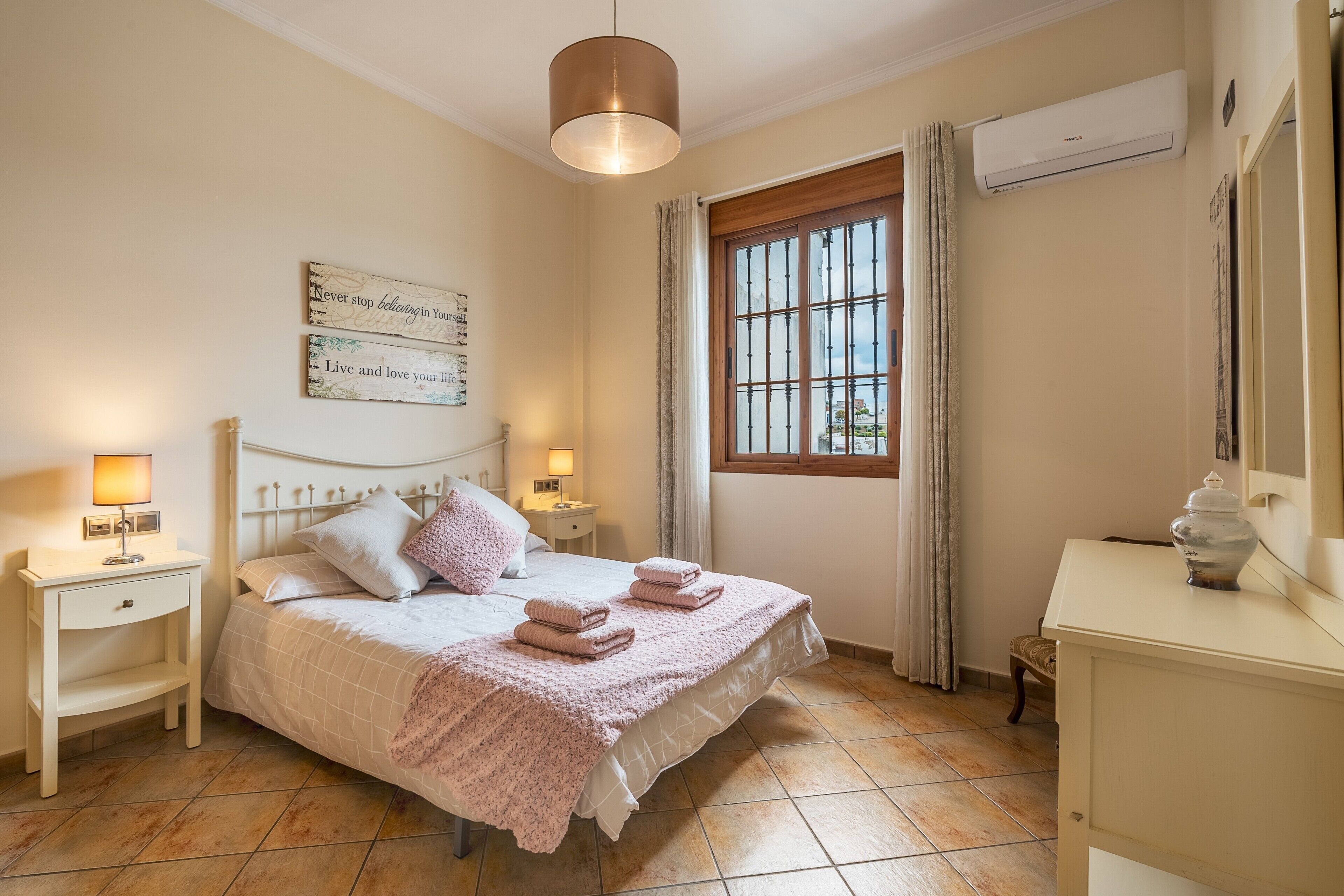 3 間睡房、熨斗/熨衫板、免費 Wi-Fi、床單