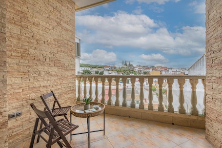 Property grounds. Holiday Home 'León' with Private Terrace, Wi-Fi and Air Conditioning