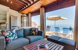 TV - Holiday Home 'Cala Deia' with Sea View, Wi-Fi and Air Conditioning (Illes Balears)