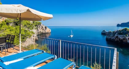 Holiday Home 'Cala Deia' with Sea View, Wi-Fi and Air Conditioning