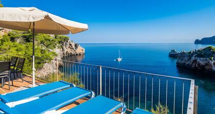 Holiday Home 'Cala Deia' with Sea View, Wi-Fi and Air Conditioning