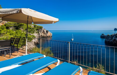 Holiday Home 'Cala Deia' with Sea View, Wi-Fi and Air Conditioning