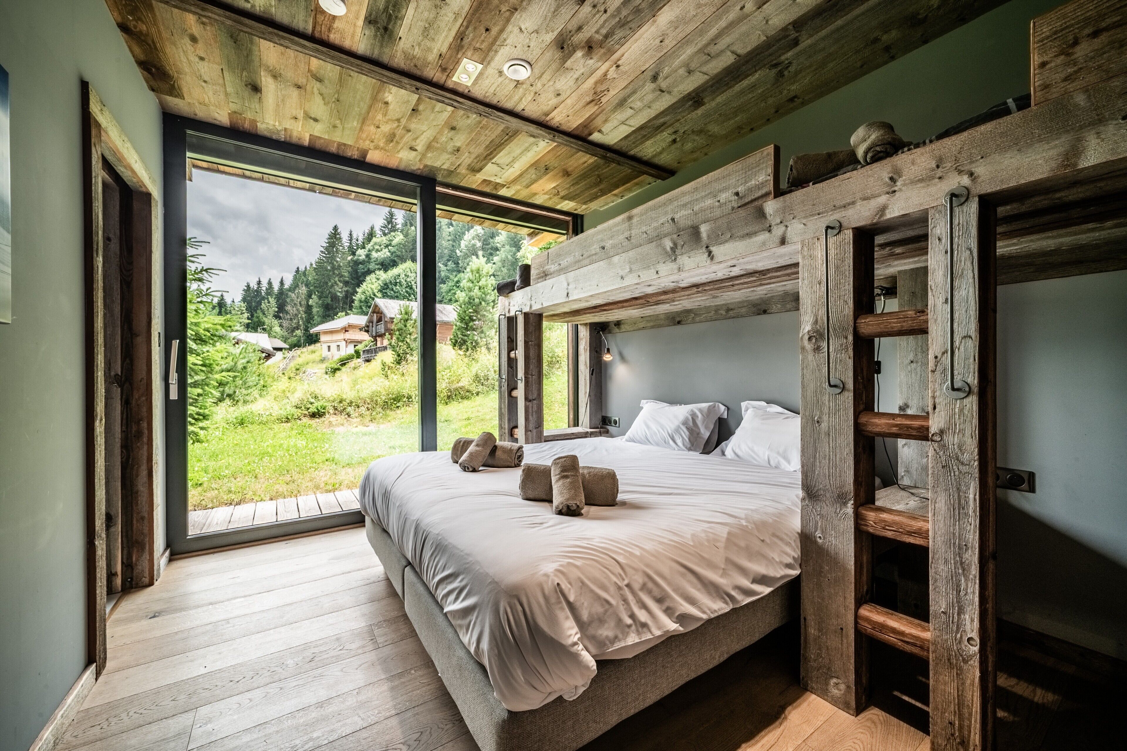 3 chambres, fer et planche à repasser, Wi-Fi gratuit, draps fournis