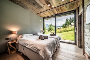 3 chambres, fer et planche à repasser, accès au Wi-Fi (inclus)