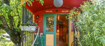 Caravan 'Roulotte De Bohême - Praline' with Shared Pool, Wi-Fi and Air Conditioning