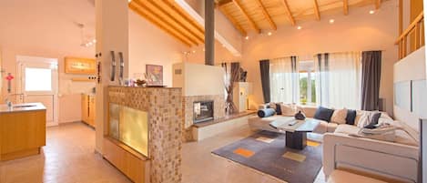 TV, fireplace, DVD player, stereo