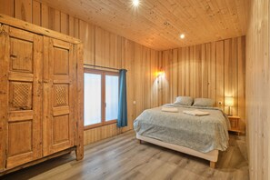 1 chambre, fer et planche à repasser, accès au Wi-Fi (inclus)