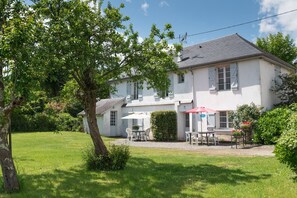 Exterior - Apartment 'Mont De Gez' with Mountain View, Shared Garden and Wi-Fi (Argelès-Gazost)