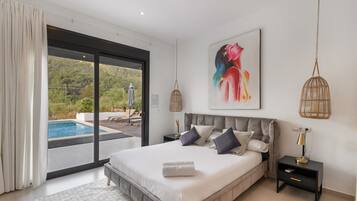 4 chambres, fer et planche à repasser, Wi-Fi gratuit, draps fournis