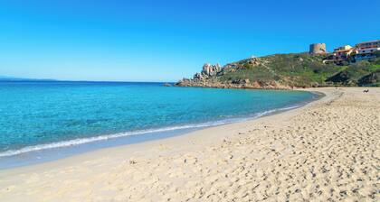 Ferienwohnung 'Vacanze Nel Blu Rena Bianca' mit privater Terrasse, Balkon und Wi-Fi