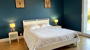 4 bedrooms, free WiFi, bed sheets