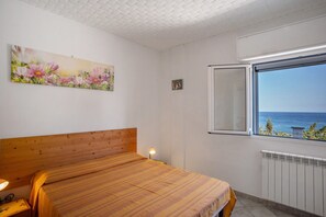 1 bedroom, iron/ironing board, free WiFi