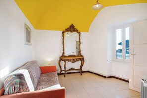 TV - Apartment 'Casa Bici Sole E Mare' with Sea View, Private Terrace and Air Conditioning (San Lorenzo al Mare)