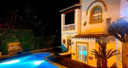 Villa 'Alba' with Private Pool, Wi-Fi and Air Conditioning