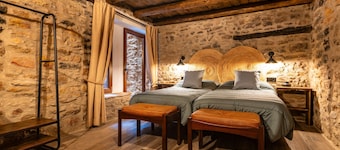 Country House 'MasĂa La Parreta' with Mountain View, Private Terrace and Private Garden