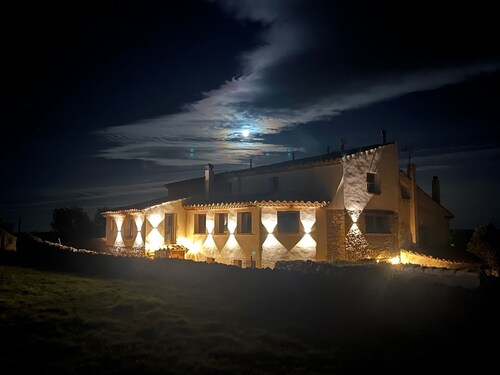 Rural House 'Masía La Parreta' with Mountain Views, Private Terrace and Private Garden