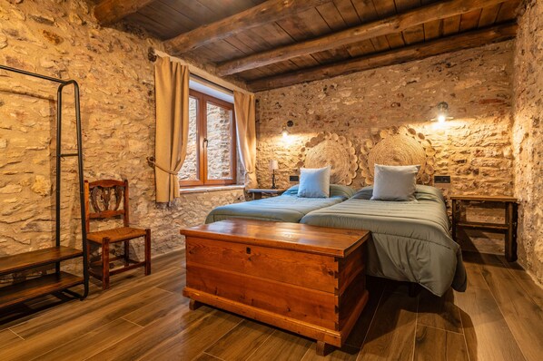 15 camere, ferro/asse da stiro, lenzuola