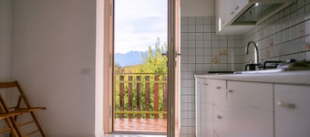 Apartment 'Casa Maia - Grillo' with Mountain View, Shared Terrace and Wi-Fi